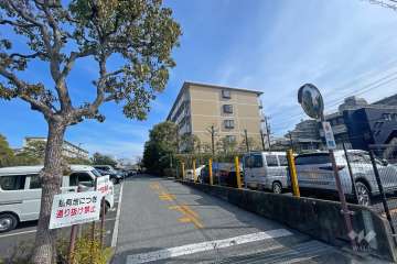 駐車場の出入り口