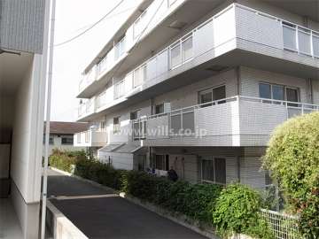 スワローハイツ池田の外観（南東側から）