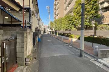 敷地南側の前面道路