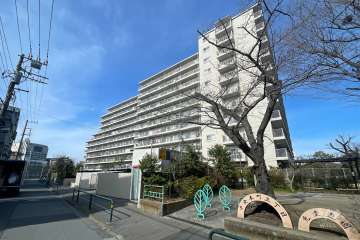 五反野スカイハイツの外観（南東側から）