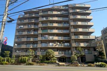 デュオ綾瀬の外観（西側から）