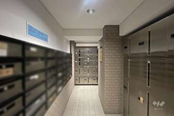 共用ポストと宅配ボックス