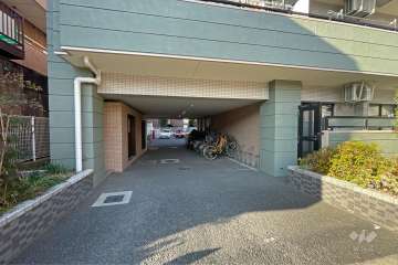 駐車場の出入り口