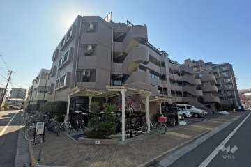 ライオンズマンション綾瀬第7の外観（北東側から）