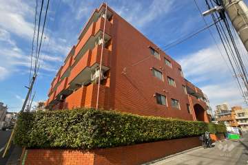 ロイヤルハイツ東綾瀬公園の外観（南東側から）