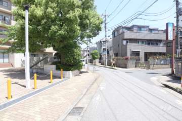 敷地南東側の前面道路