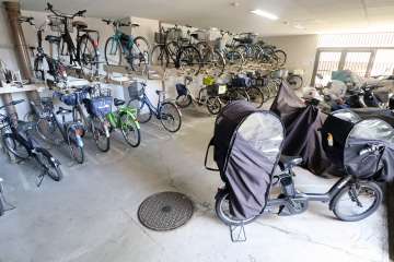 屋内に設けられた駐輪場