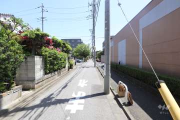 敷地北側前面道路（西側から）