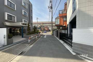 敷地北側の前面道路