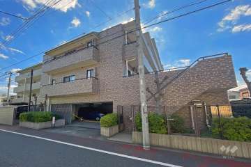 コスモ北綾瀬クィーンズテラスの外観（北側から）