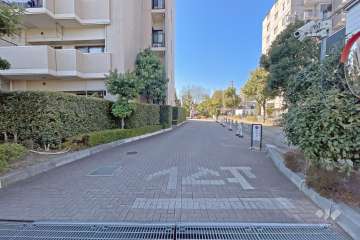 敷地内駐車場の出入り口（屋内平面式・機械式）