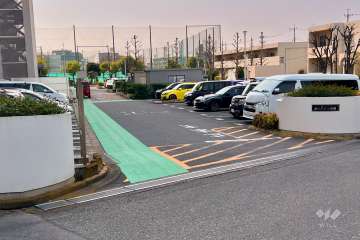 駐車場の出入り口・敷地内駐車場（屋外平面式）