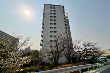 ボナハイツ中川の外観（東側から）