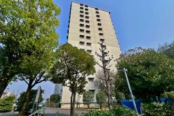 ボナハイツ中川の外観（西側から）