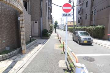 敷地東側の前面道路　　