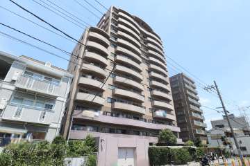 モアステージ五反野の外観（南西側から）　