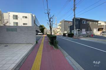 敷地北側の前面道路