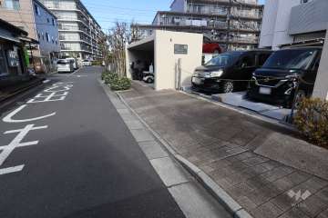 駐車場の出入り口