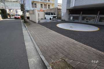 駐車場の出入り口