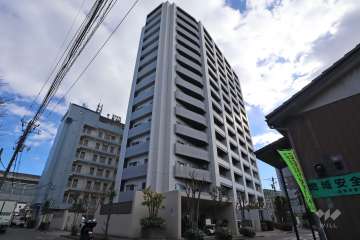 イニシア江北駅前の外観(北西側から)