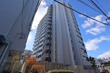 イニシア江北駅前の外観(北東側から)