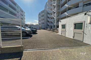 敷地内駐車場（屋外平面式）