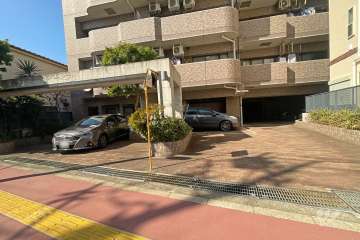 駐車場の出入り口