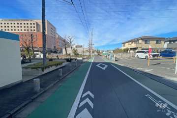 敷地南側の前面道路