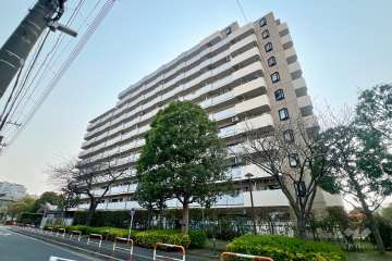ライオンズプラザ北綾瀬の外観（北東側から）