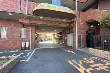 駐車場出入り口