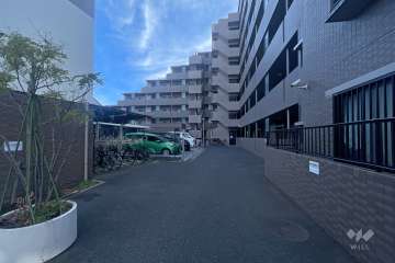 駐車場の出入り口