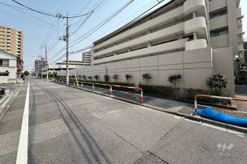 敷地北側の前面道路