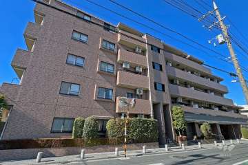 ライオンズマンション西新井大師第５の外観（南東側から）