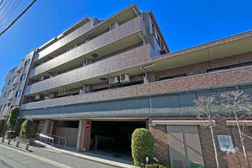 ライオンズマンション西新井大師第５の外観（北東側から）