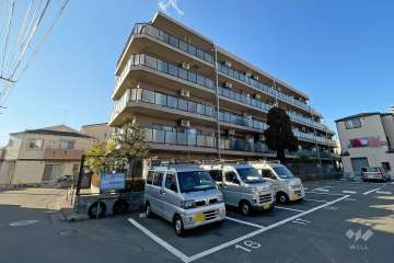 ライオンズマンション西新井第７の外観（南東側から）