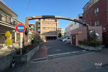 ライオンズマンション西新井第７の外観（西側から）