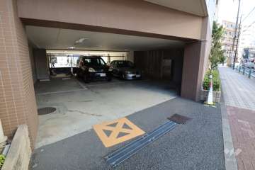 敷地内駐車場（屋内平面式）