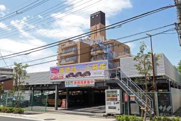 ライオンズマンション梅島の外観（北東側から）