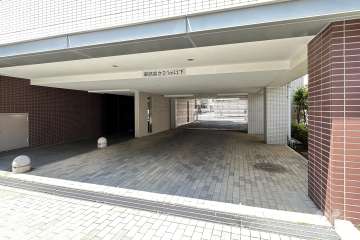 駐車場の出入り口