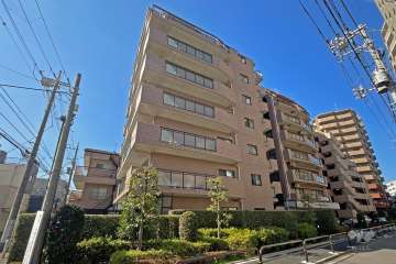 ライオンズマンション梅島南の外観（北東側から）