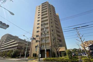 レーベンハイム西新井クランポートの外観（北西側から）