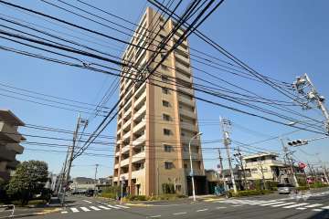 レーベンハイム西新井クランポートの外観（南東側から）