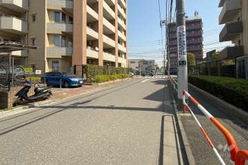 敷地南側の前面道路