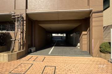 駐車場の出入り口