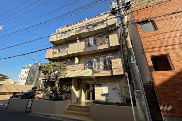 ジャルダン梅島マンションの外観（西側から）