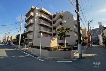 ジャルダン梅島マンションの外観（北西側から）