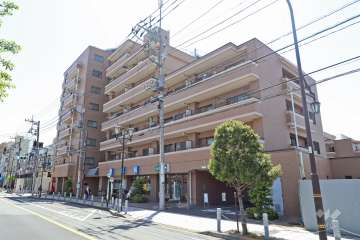 ビューネ梅島駅前の外観（北東側から）