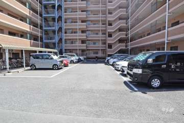 敷地内駐車場（屋外平面式）