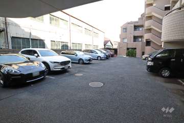 敷地内駐車場（屋外平面式）