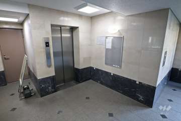 共用のエレベーター